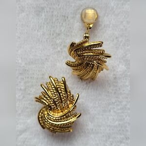 Vintage MONET Mirador Gold Statement Earrings Clip-on